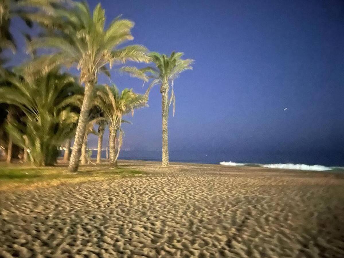 One Step From The Beach Τορρεμολίνος Εξωτερικό φωτογραφία